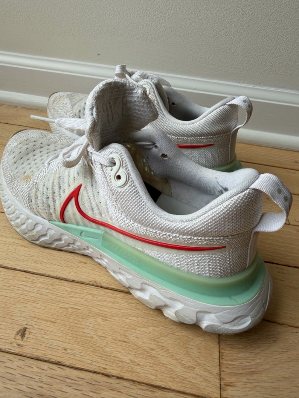 Nike React Infinity Run Flyknit Women’s Size 7 – White/Red/Mint - Picture 3 of 8